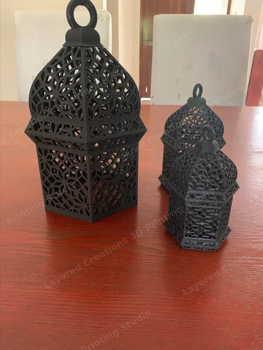 The first lamp test print in black PLA